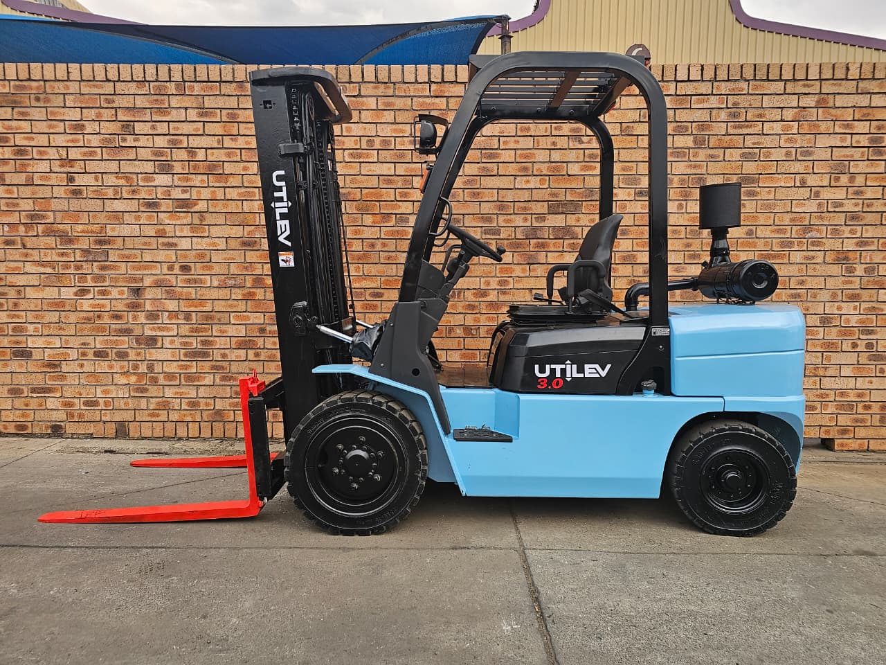 Forklift 3